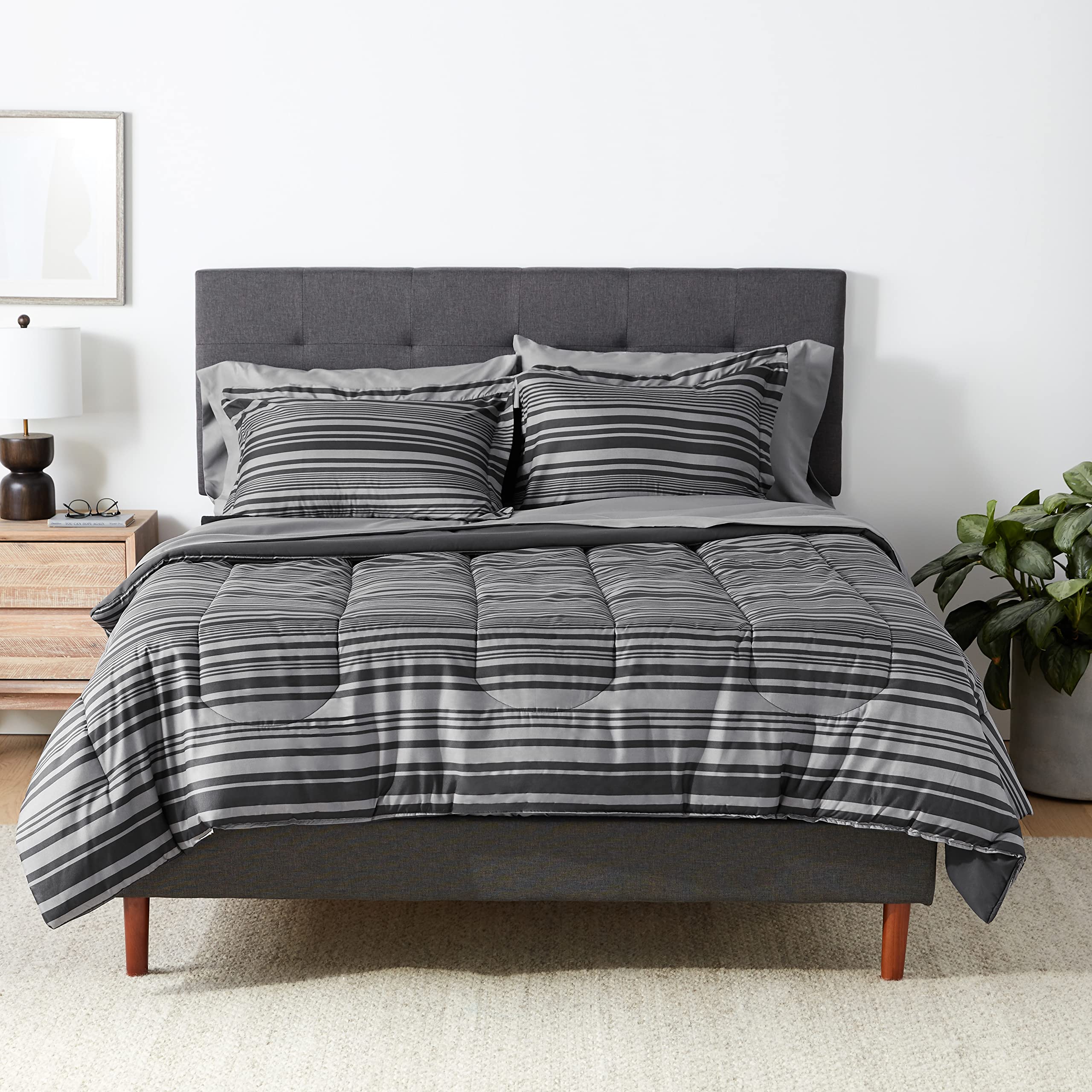 Amazon Basics Full/Queen Comforter Set with Sheets